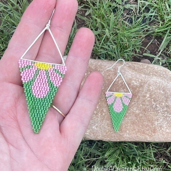 PINK and Green Daisy Triangle Beaded Earrings, New, Handmade by Me - Picture 10 of 12